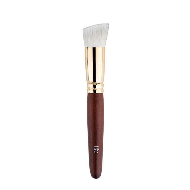 FOUNDATION BRUSH - The Makeup Room